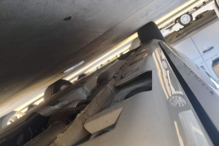 Used Hima H5 2025 Model Range-Extending Max Left Side Sill