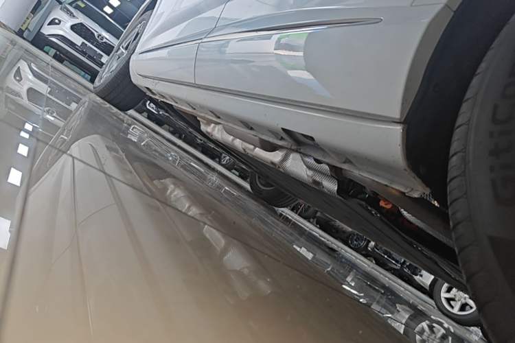 Used Hima H5 2025 Model Range-Extending Max Left Side Sill