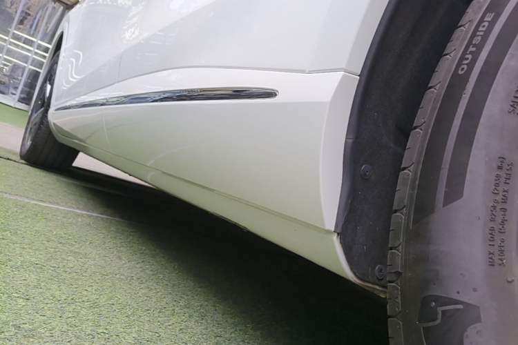 Used Hima H5 2025 Model Range-Extending Max Left Side Sill