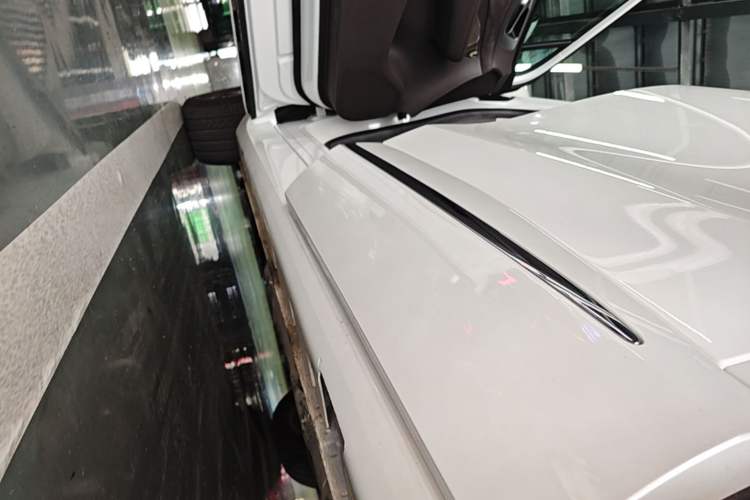 Used Hima H5 2025 Model Range-Extending Max Left Side Sill