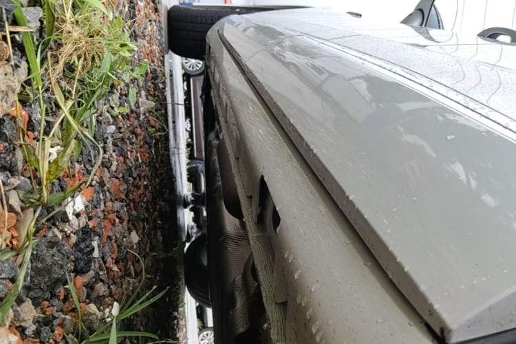 Used Hima H5 2025 Model Range-Extending Max Left Side Sill
