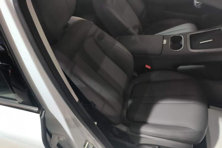 Used Hima H5 2025 Model Range-Extending Max Right Front Seat