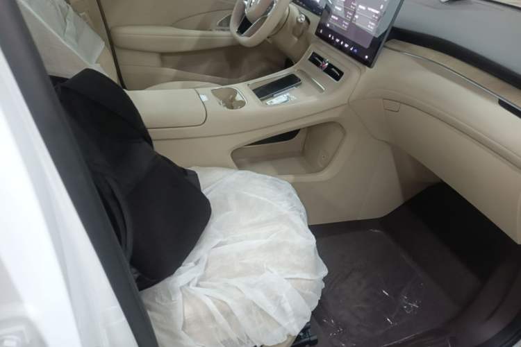 Used Hima H5 2025 Model Range-Extending Pro Right Front Seat