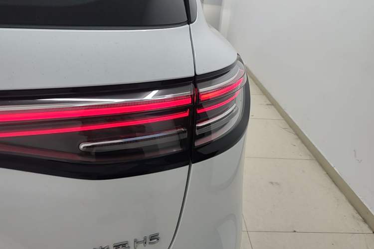 Used Hima H5 2025 Model Range-Extending Max Right Rear Taillight