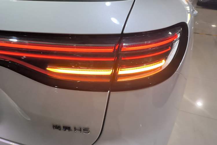 Used Hima H5 2025 Model Range-Extending Max Right Rear Taillight