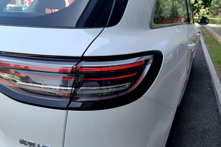 Used Hima H5 2025 Model Range-Extending Max Right Rear Taillight
