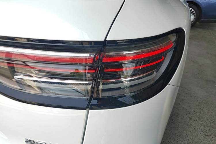 Used Hima H5 2025 Model Range-Extending Max Right Rear Taillight