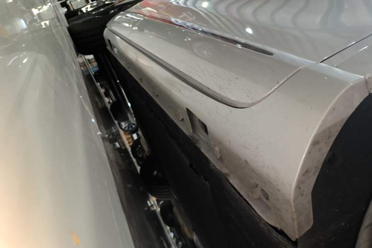 Used Hima H5 2025 Model Range-Extending Max Right Side Sill