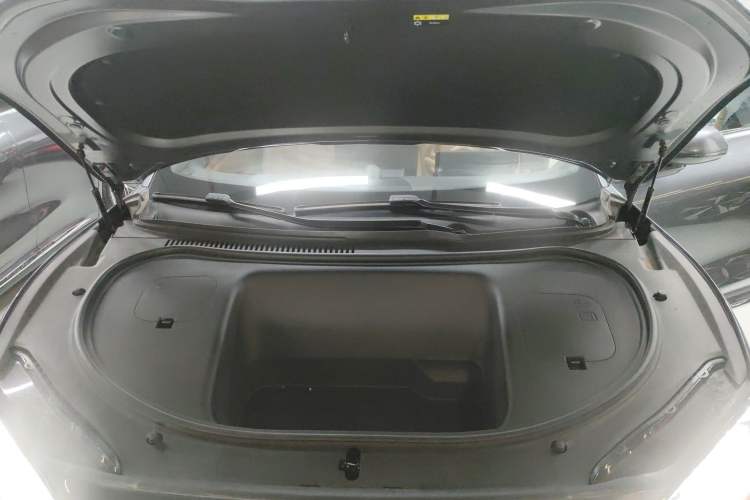 Used Hima Luxeed R7 2024 All-Electric 667 km Max Engine Bay