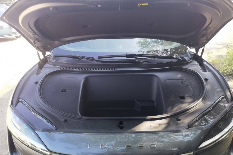 Used Hima Luxeed R7 2024 All-Electric 736 km Ultra Engine Bay