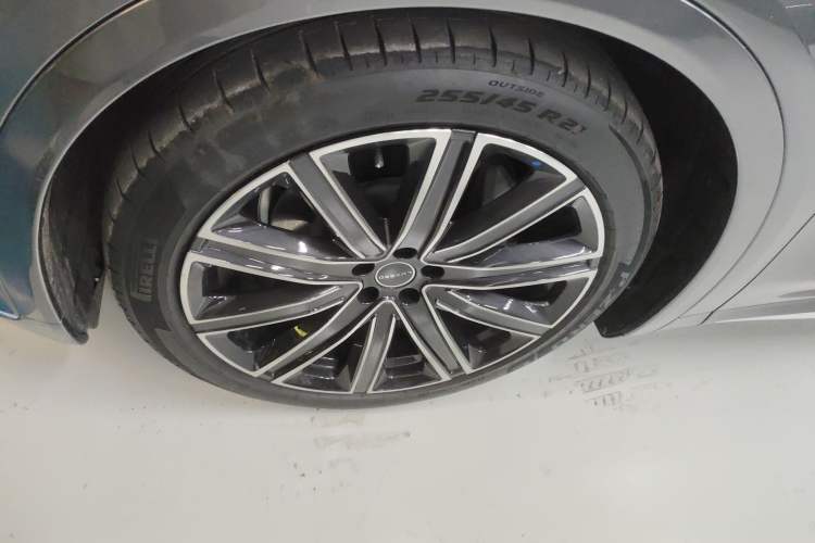 Used Hima Luxeed R7 2024 All-Electric 667 km Max Exterior 3