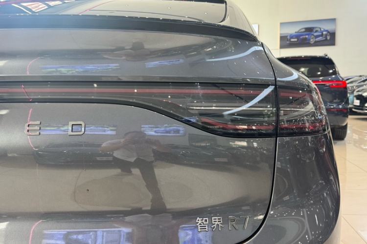Used Hima Luxeed R7 2024 All-Electric 736 km Ultra Exterior 4