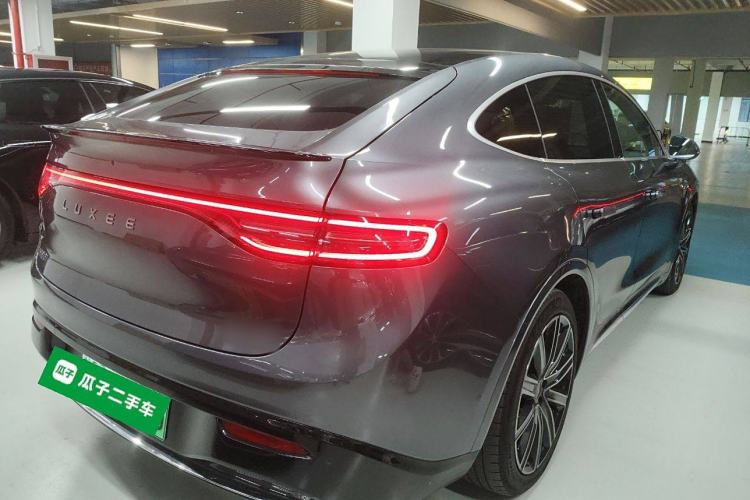 Used Hima Luxeed R7 2024 All-Electric 667 km Max Exterior 6