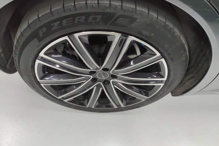 Used Hima Luxeed R7 2024 All-Electric 667 km Max Exterior 8