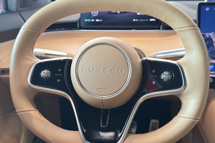 Used Hima Luxeed R7 2024 All-Electric 736 km Ultra Interior 1