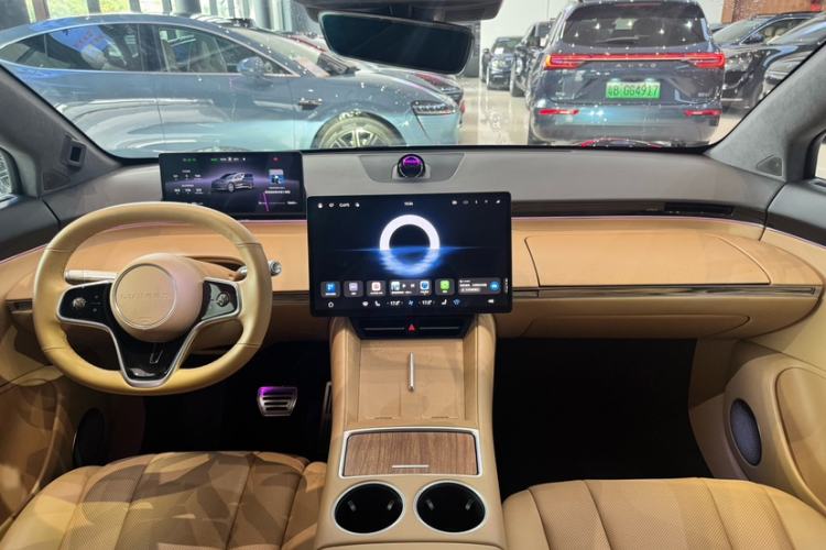 Used Hima Luxeed R7 2024 All-Electric 736 km Ultra Interior 2