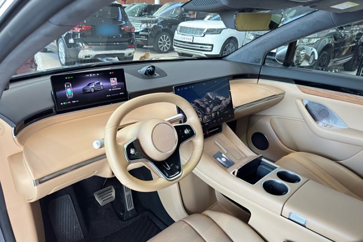 Used Hima Luxeed R7 2024 All-Electric 736 km Ultra Interior 3