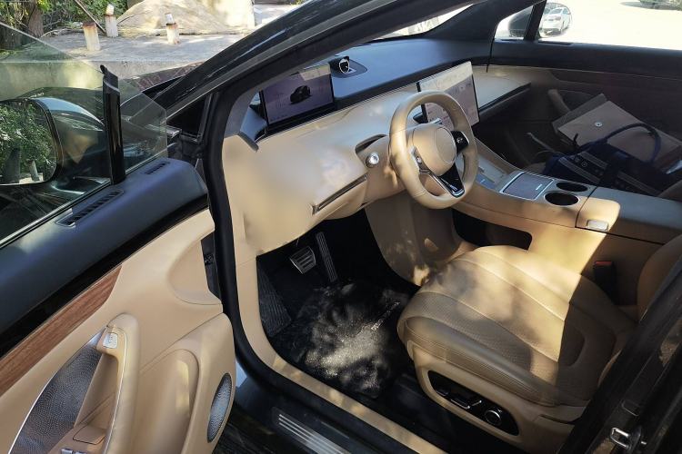 Used Hima Luxeed R7 2024 All-Electric 736 km Ultra Interior 3