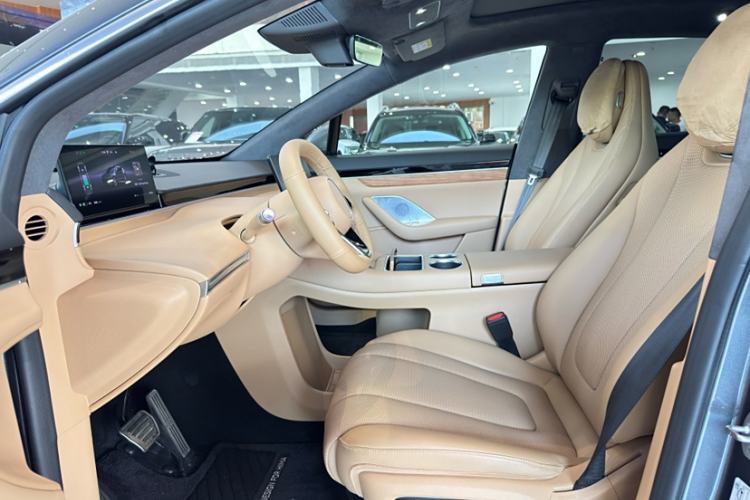 Used Hima Luxeed R7 2024 All-Electric 736 km Ultra Interior 5