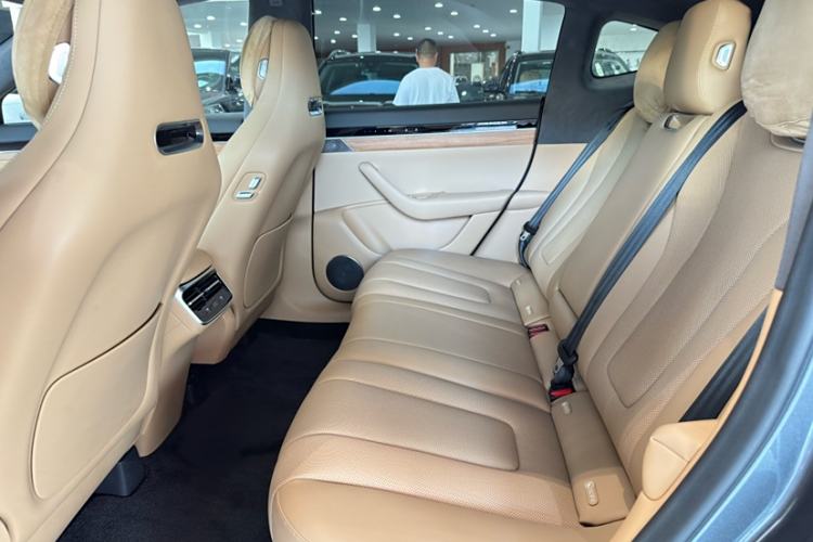 Used Hima Luxeed R7 2024 All-Electric 736 km Ultra Interior 6