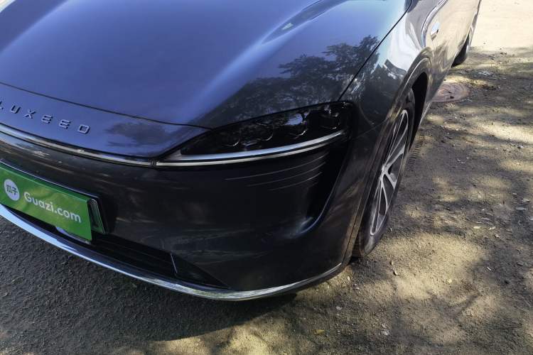 Used Hima Luxeed R7 2024 All-Electric 736 km Ultra Left Front Headlight