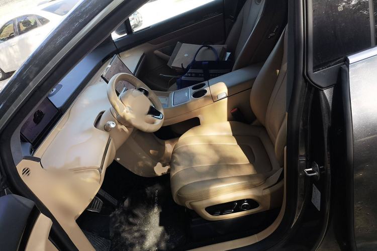 Used Hima Luxeed R7 2024 All-Electric 736 km Ultra Left Front Seat