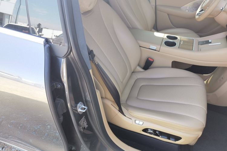 Used Hima Luxeed R7 2024 All-Electric 736 km Ultra Right Front Seat