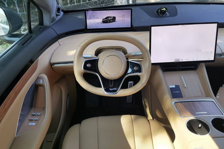 Used Hima Luxeed R7 2024 All-Electric 736 km Ultra Steering Wheel