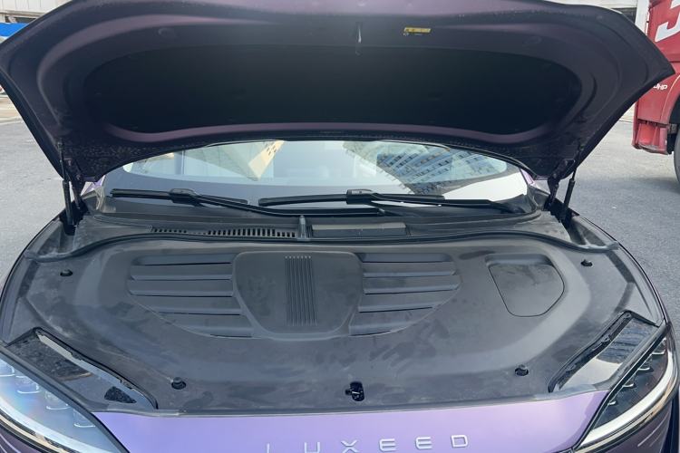 Used Hima Luxeed R7 2025 Range-Extended Version 251 km Max Engine Bay