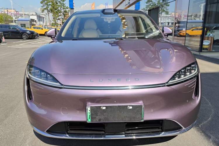 Used Hima Luxeed R7 2024 All-Electric 802 km Max Exterior 1