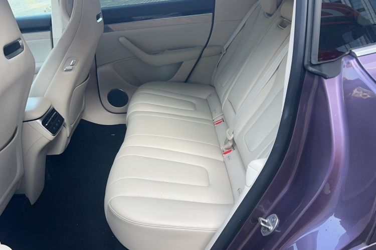 Used Hima Luxeed R7 2025 Range-Extended Version 251 km Max Interior 1
