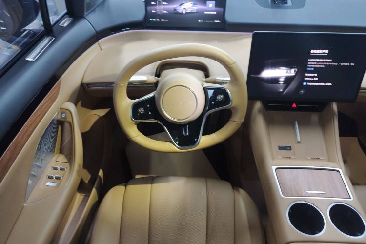 Used Hima Luxeed R7 2024 Pure Electric 667km Pro Interior 4