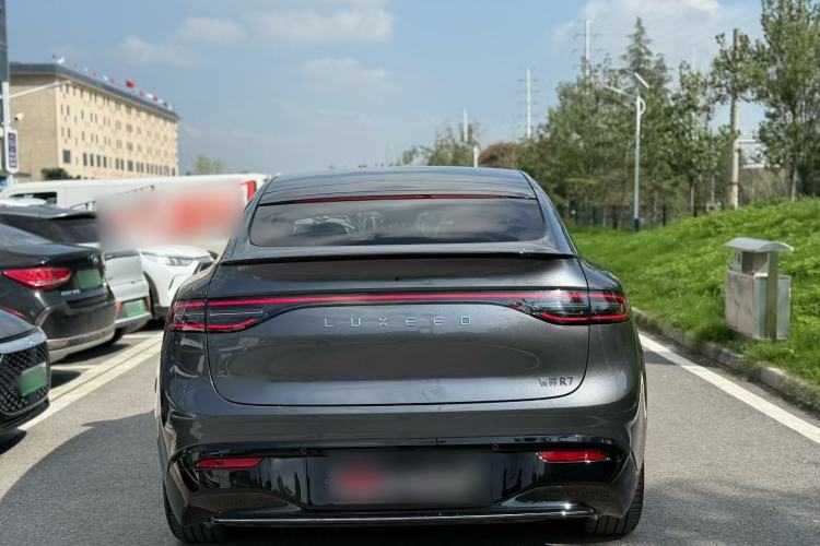 Used Hima Luxeed R7 2025 Range-Extended Version 251 km Max Exterior 4