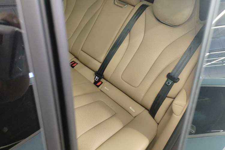 Used Hima Luxeed R7 2024 All-Electric 736 km Ultra Interior 4