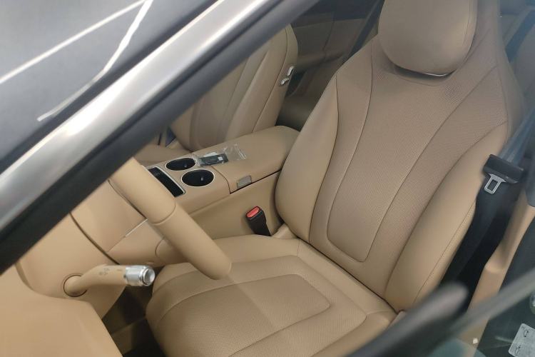 Used Hima Luxeed R7 2024 All-Electric 736 km Ultra Left Front Seat