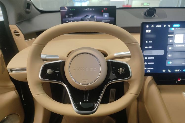 Used Hima Luxeed R7 2024 All-Electric 736 km Ultra Steering Wheel