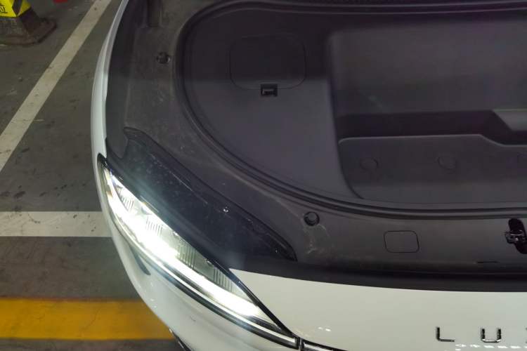 Used Hima Luxeed R7 2024 All-Electric 736 km Ultra Engine Bay Right