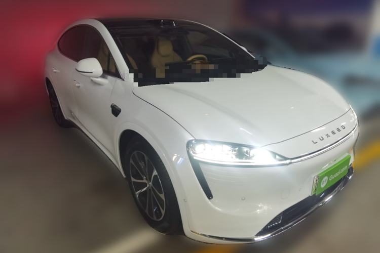 Used Hima Luxeed R7 2024 All-Electric 736 km Ultra Front Right 45 Deg