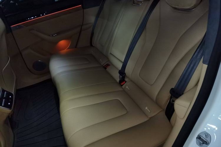 Used Hima Luxeed R7 2024 All-Electric 736 km Ultra Left Rear Seat