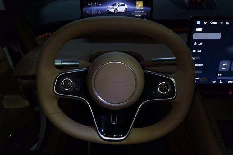 Used Hima Luxeed R7 2024 All-Electric 736 km Ultra Steering Wheel