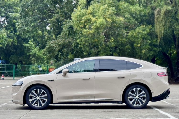 Used Hima Luxeed R7 2025 Range-Extended Version 251 km Max Exterior 1