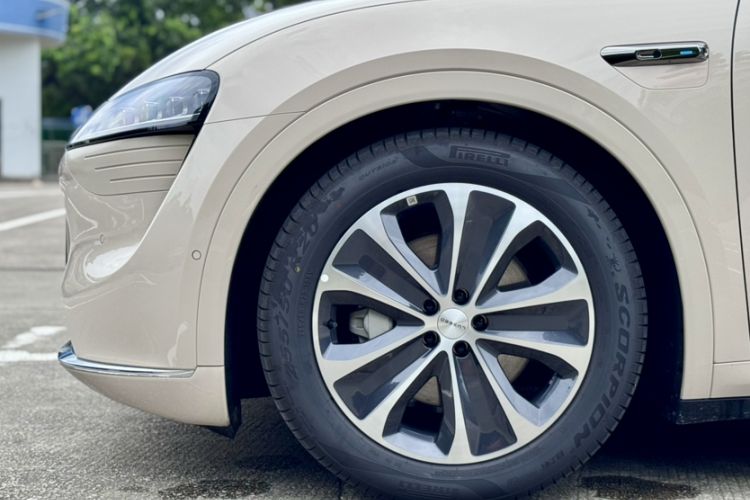 Used Hima Luxeed R7 2025 Range-Extended Version 251 km Max Exterior 3