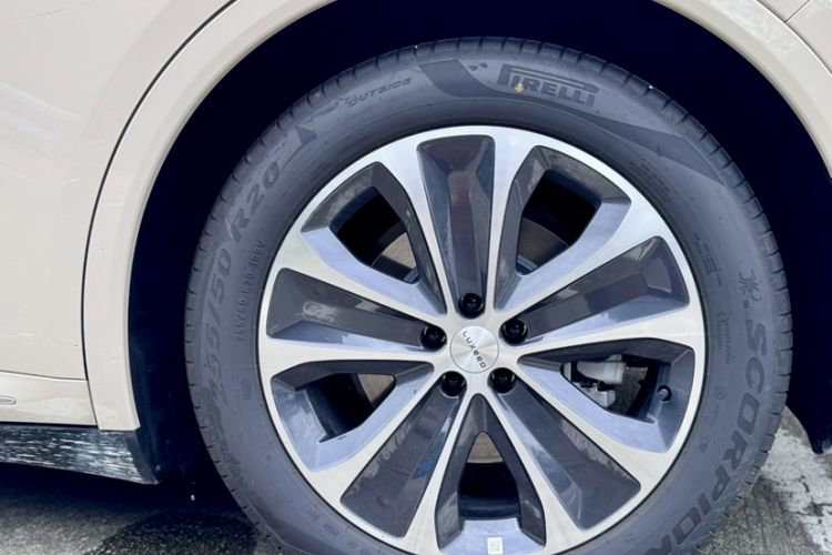 Used Hima Luxeed R7 2025 Range-Extended Version 251 km Max Exterior 4