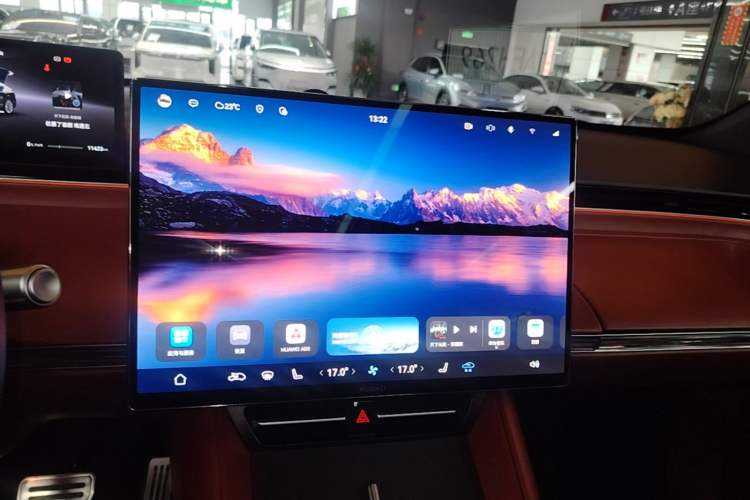 Used Hima Luxeed R7 2024 All-Electric 736 km Ultra Audio And AC Panel
