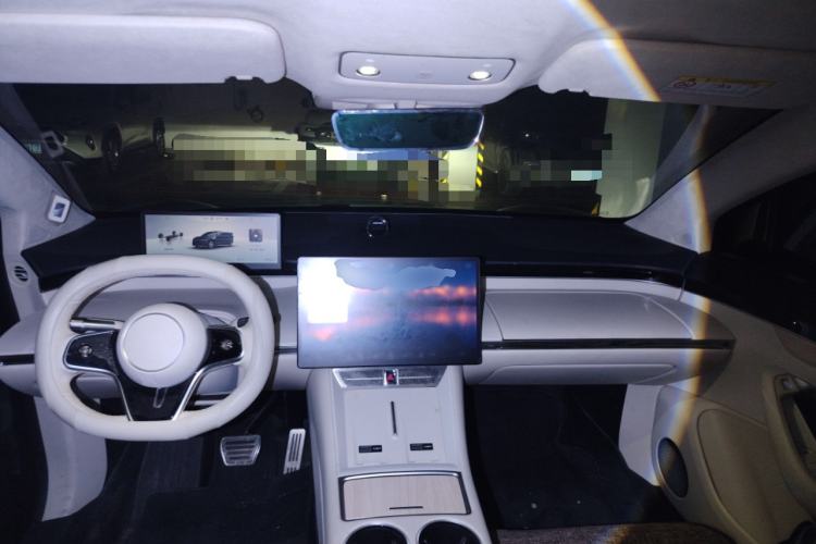 Used Hima Luxeed R7 2024 All-Electric 802 km Max Center Console