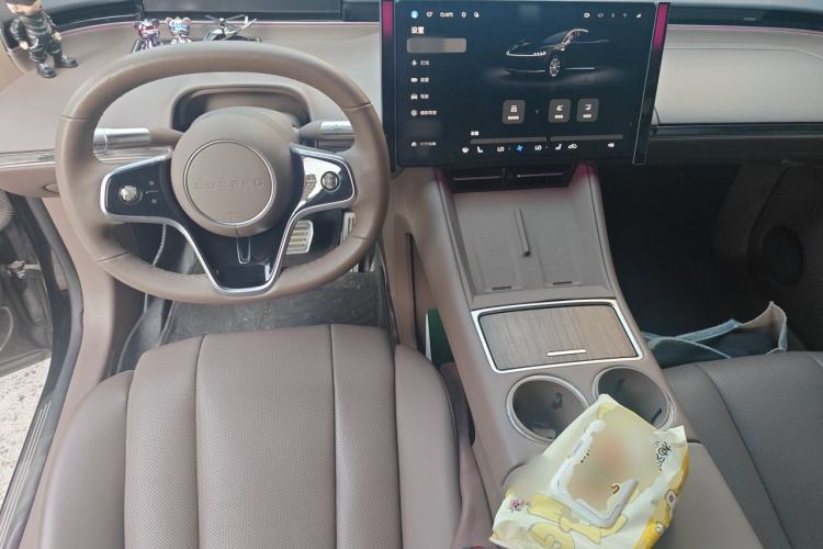 Used Hima Luxeed R7 2024 Pure Electric 667km Pro Center Console