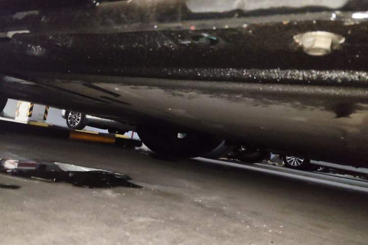 Used Hima Luxeed R7 2024 All-Electric 802 km Max Chassis Rear Right