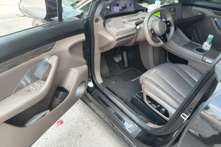 Used Hima Luxeed R7 2024 All-Electric 736 km Ultra Driver Seat
