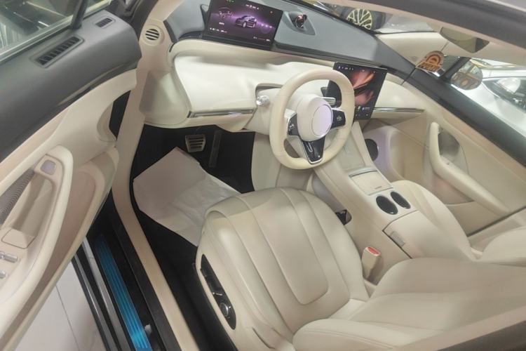 Used Hima Luxeed R7 2024 All-Electric 802 km Max Driver Seat