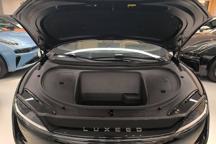 Used Hima Luxeed R7 2024 All-Electric 736 km Ultra Engine Bay